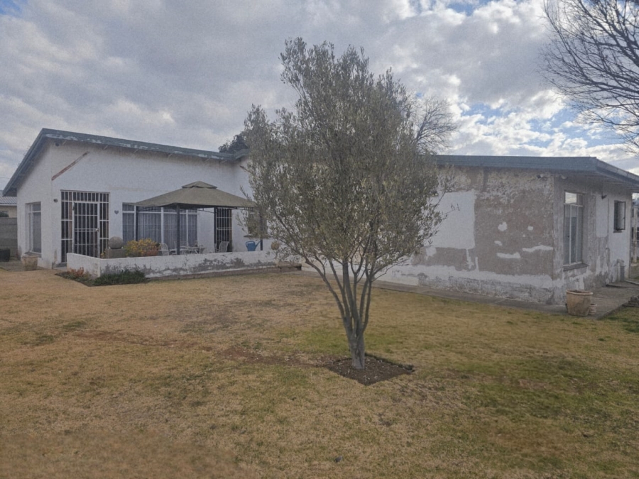 4 Bedroom Property for Sale in Ladybrand Free State